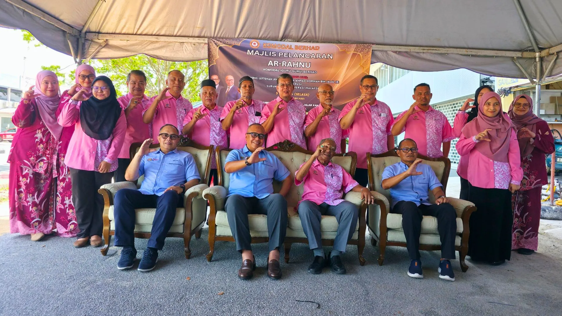 Anggota Lembaga KOMODAL